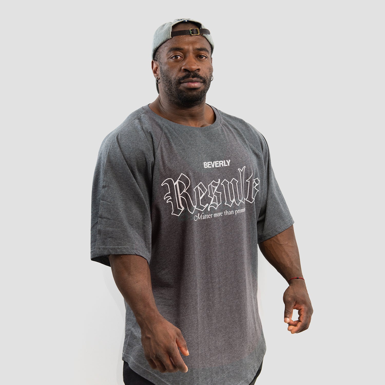 T-shirt oversize - Les résultats comptent plus que les promesses - Gris foncé